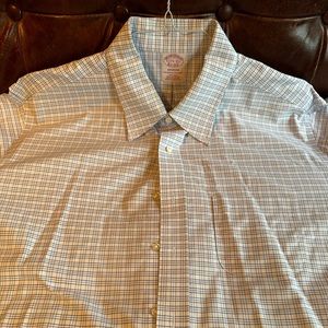 Brooks Brothers Men’s Button-Down Oxford Dress Shirt, Madison Fit, 17.5 x 35